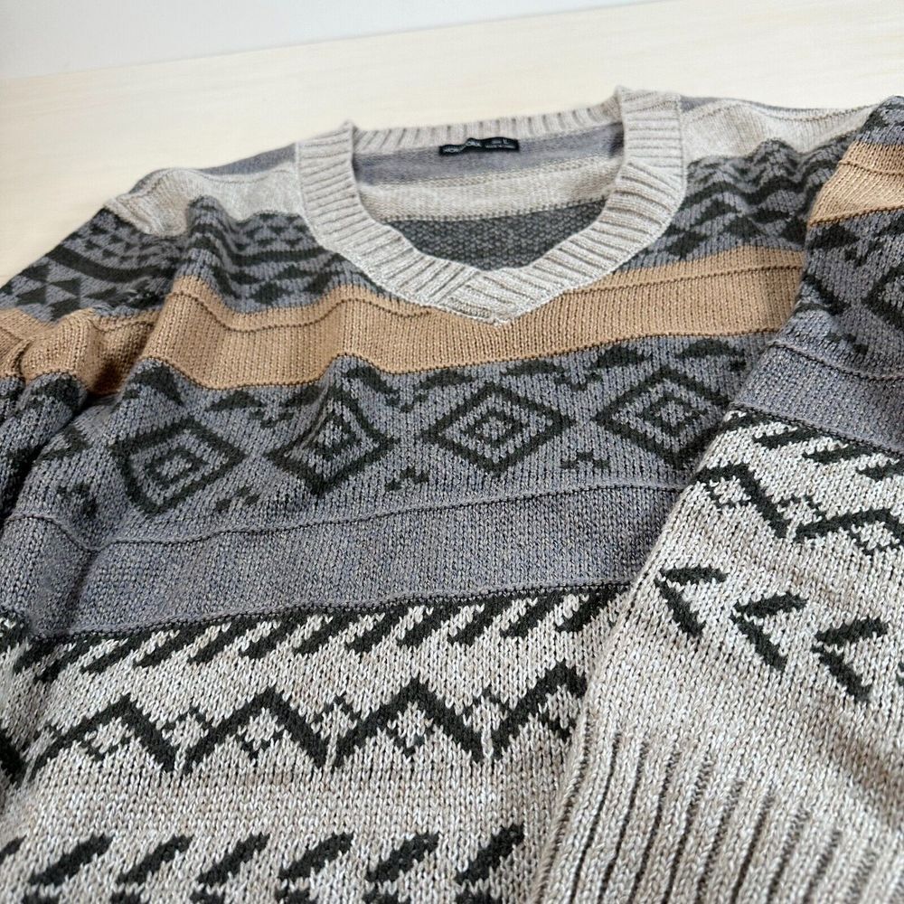 Southwestern Sweater Women's Noracora‎ Size L V Neck Gray Tan - Picture 2 of 7
